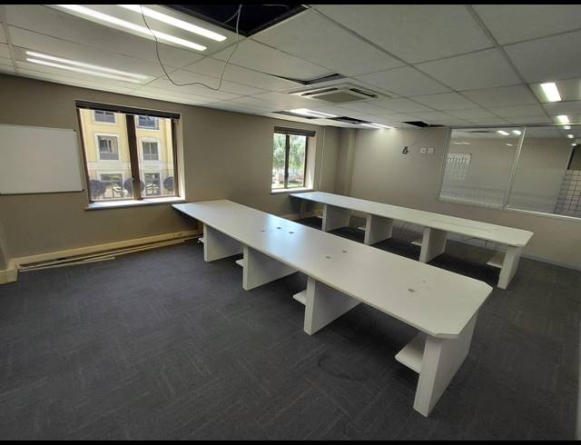 509M² OFFICE TO LET IN MAGALIESSIG